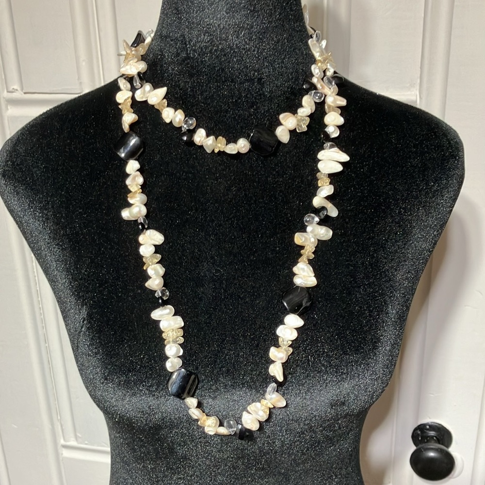 Vintage Mother Of Pearl & Glass Bead Necklace
